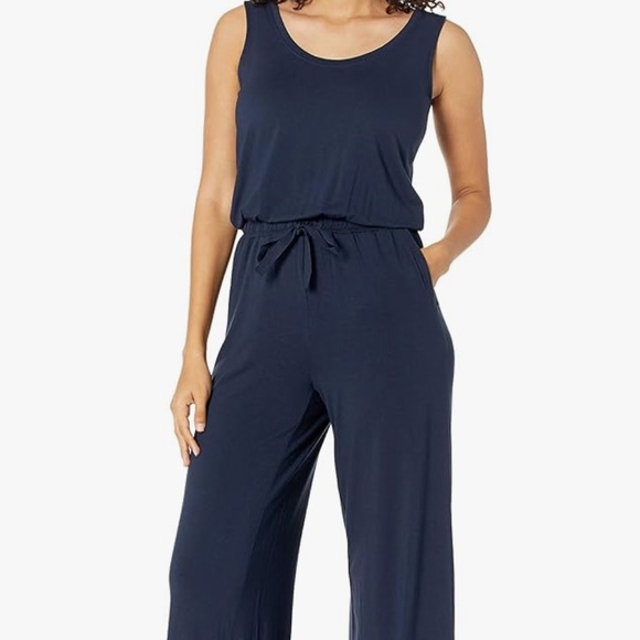 NWT Amazon Essentials Lounge Outfit - Picture 1 of 10